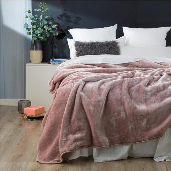 Renee Taylor heavy weight Acrylic Mink blanket Rose 220 x 240 cms
