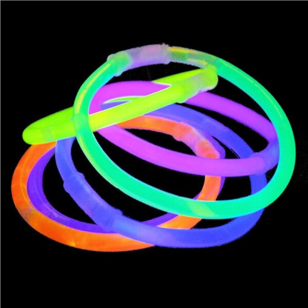 75 X GLOW STICKS - PARTY WEDDING EVENT BIRTHDAY CELEBRATE CONCERTS CAMPING DDD