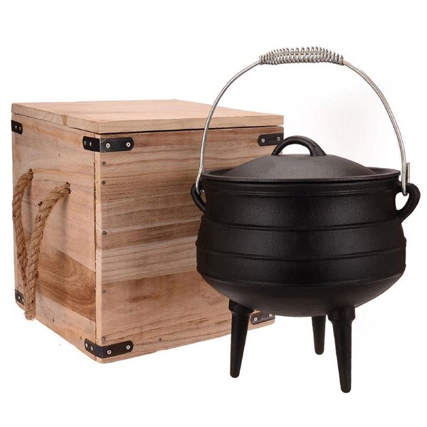 WildTrak 8L Cast Iron Potjie with Wooden Carry Case - CA1104