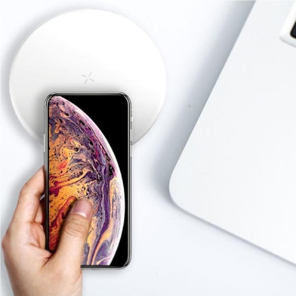 Wireless Charger, Fast Qi Wireless Charging Pad Compatible with iPhone & Samsung- White