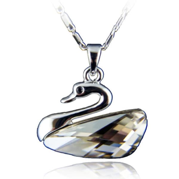 18k white Gold plated Swan Diamond simulant crystal pendant necklace