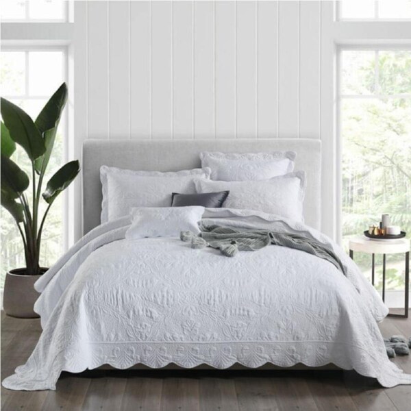 Medici Bedspread Queen Bed White