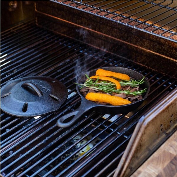 LODGE COOKWARE 6.5" Cast iron Smoker Skillet