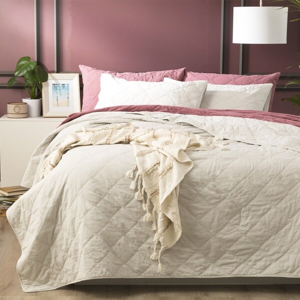 Renee Taylor Attwood VT Queen/King Bed Quilted Coverlet Stone Washed Cotton Dove