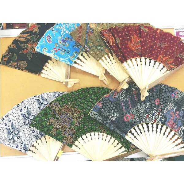2 Pieces Large Bamboo Silk Fan Hand Folding Fans Gifts 28cm Long Bamboo Fan BFA01