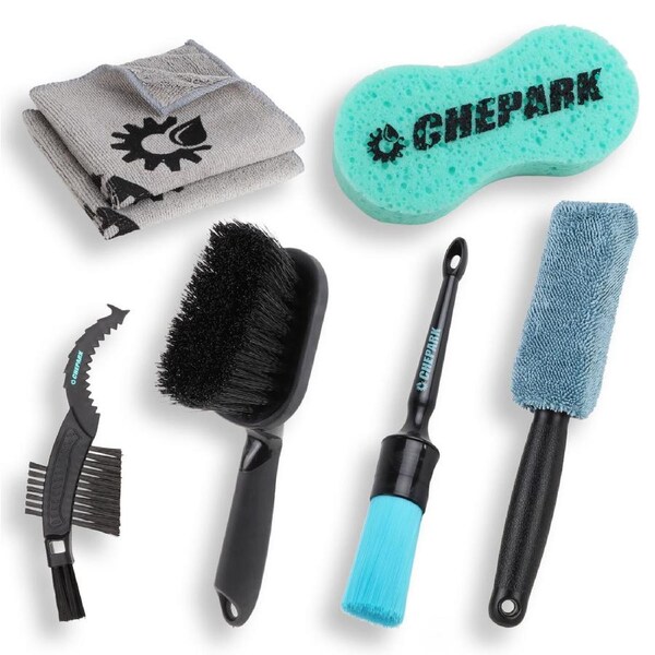 CyclingDeal Bike Cleaning Kit - Bicycle Washing / Cleaning Brushes / Microfiber Cloths / Sponge