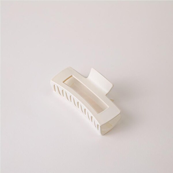 Only 1 MATTE IVORY RECTANGLE CLAW