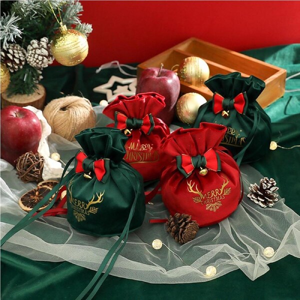 4Pcs Christmas Gift Bag Christmas Apple Velvet Bag Christmas Eve Candy Bag