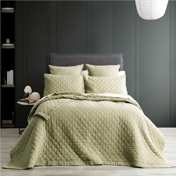 Renee Taylor Cavallo Super King French Linen Quilted Coverlet/Pillow Sham Jade