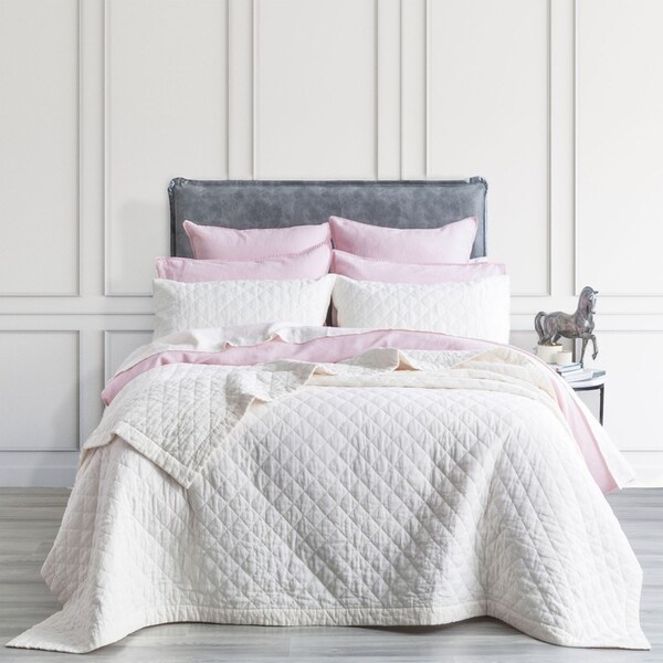 Renee Taylor Cavallo Queen/King French Linen Quilted Coverlet/Pillow Sham White