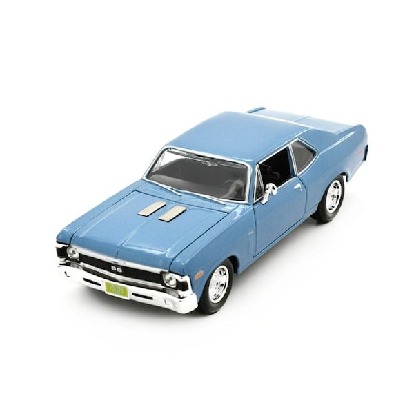 Maisto Licensed 1:24 Scale Chevrolet Nova SS Coupe 1970 Diecast Model Car Light Blue