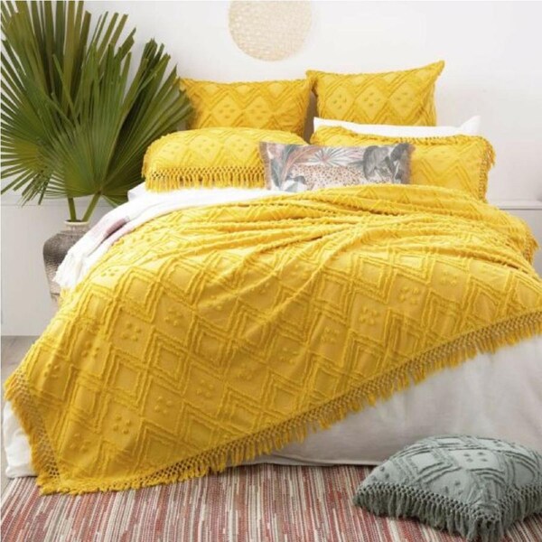 Park Avenue Medallion Tufted Coverlet set Single/Double Misted Yellow