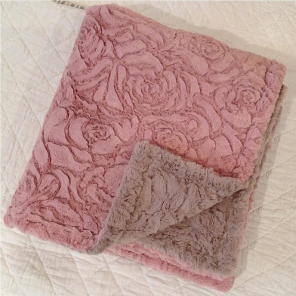 Angads Cozy Rose Double Sided Throw in Salmon & Taupe