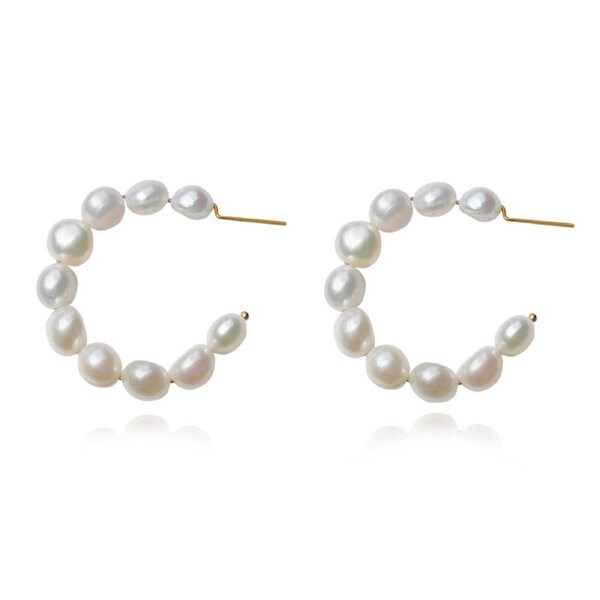 Culturesse Blanco Freshwater Pearls 24K Gold Plating Artisan Hoop Earrings White