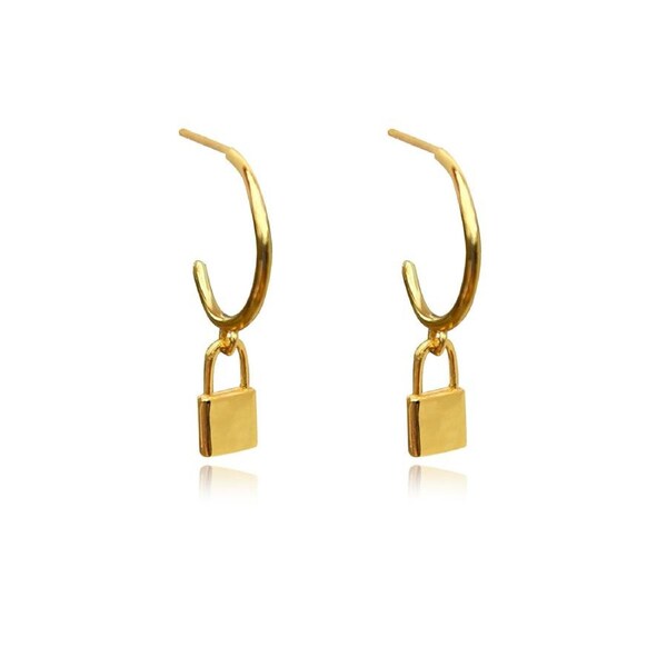 Culturesse Billie Stainless Steel Minimalist Padlock Earrings 18k Gold Plating