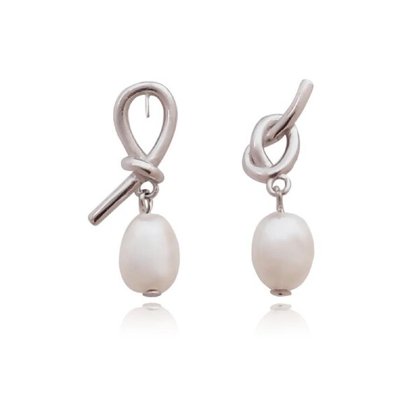 Culturesse Trixie Mismatching Drop Earrings Sterling Silver Freshwater Pearls