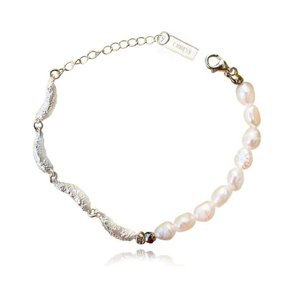 Culturesse Racquel Sculptural Pod Pearl Bracelet Rhodium Plated Jewellery Silver