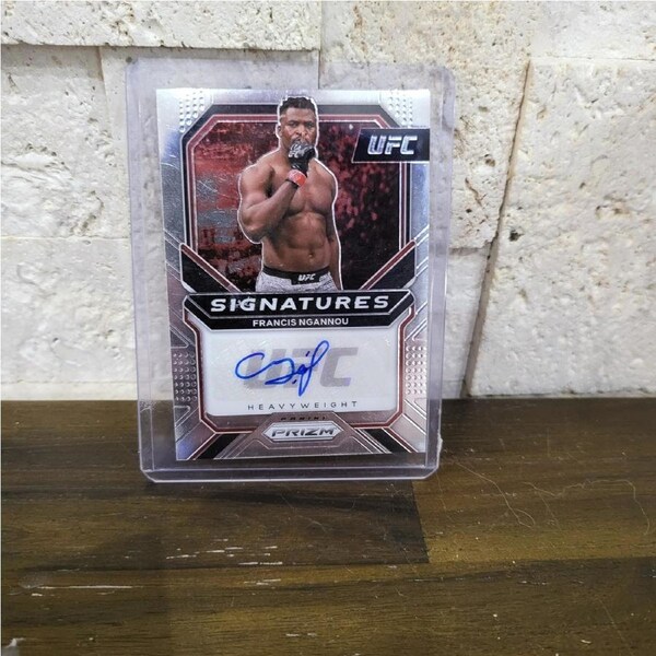 2021 Panini Prizm UFC FRANCIS NGANNOU Signatures Auto Card # SG-FNG Debut (o41)
