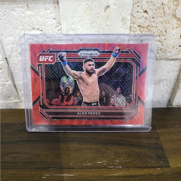 2023 Panini Prizm UFC Alex Perez Red Wave Parallel #26 (o55)
