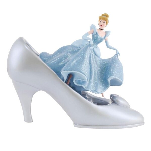 Disney Showcase - Cinderella & Glass Slipper - Disney 100 Years - Figurine 18cm