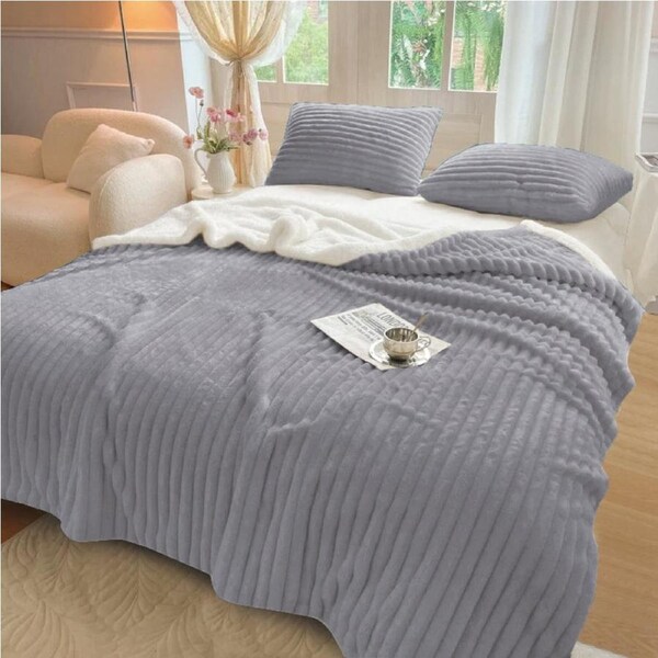 Stripe Flannel Sherpa Blanket/Comforter Set Queen / Silver