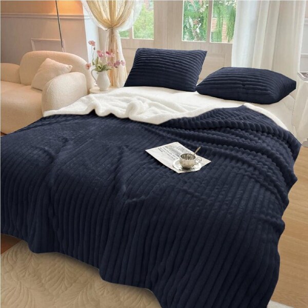 Stripe Flannel Sherpa Blanket/Comforter Set Queen / Navy