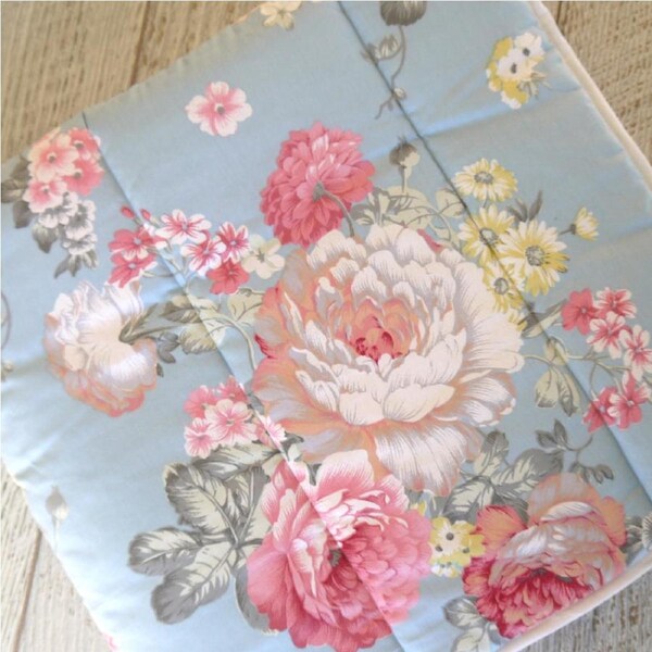 Tilly & Otto Blowsy Blue Couture Cot Quilt