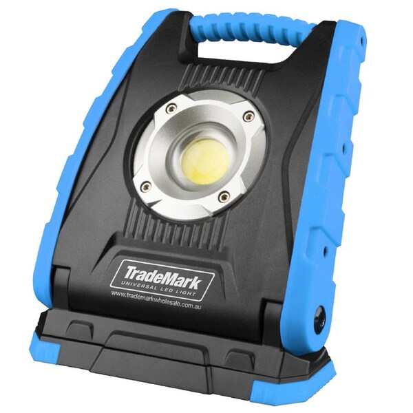 Trademark led light universal 30w 1300-3000lm