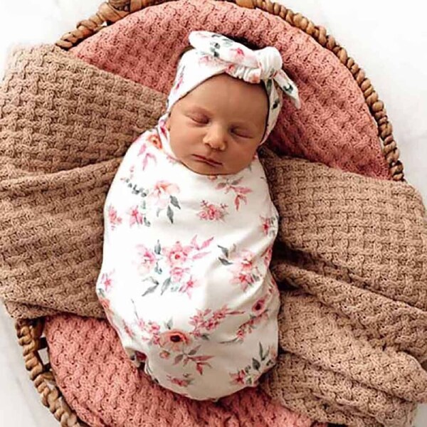 Snuggle Hunny Camille Organic Snuggle Swaddle & Topknot Set