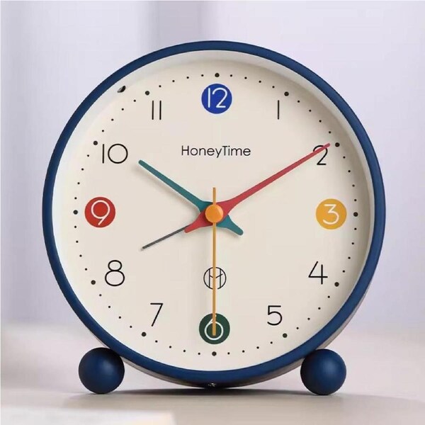 Analog Alarm Clock, Super Silent Non Ticking Small Clock with Night Light, Battery Operated,Simple & Fashion, Easy Set Learning Clock for Kids