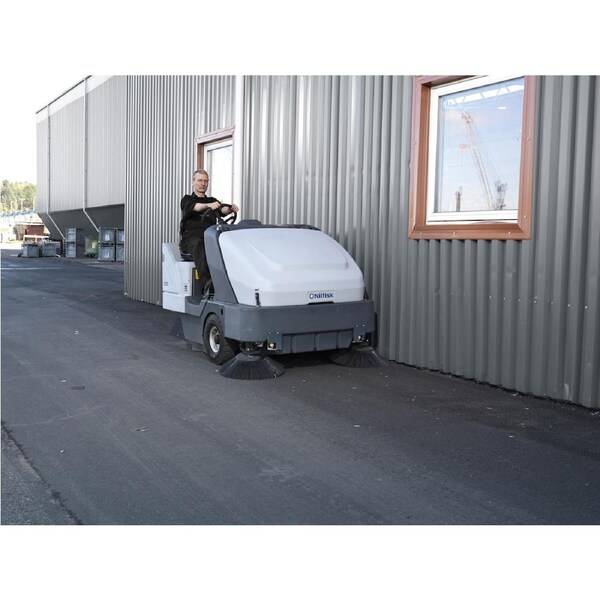 Nilfisk Ride On Sweeper SR1601 LPG MAXI