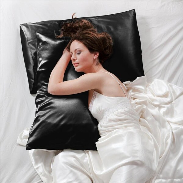 LINENOVA 2Pcs Silk Satin Pillowcases Standard Size 48x74cm - Black