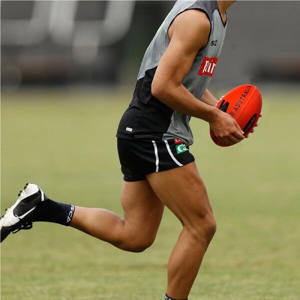 STRADIA "ADMIRE" Size 5 Aussie Rules Ball - "Superior Handling for Competitive Aussie Rules"
