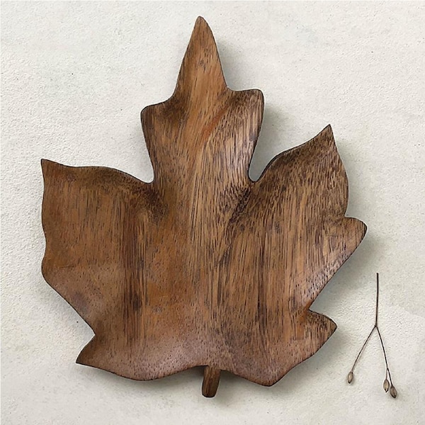 Flat Leaf Dish - Large Maple - East of India