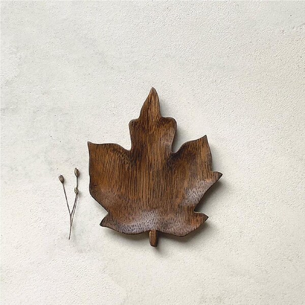 Flat Leaf Dish - Small Maple - East of India
