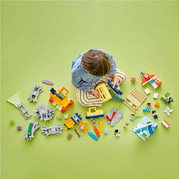 LEGO DUPLO Big Interactive Community Train (10428)