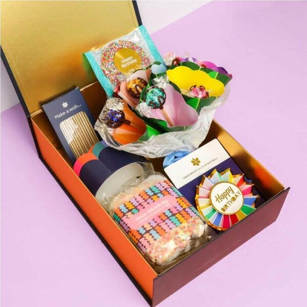 Best Birthday Cake And Bouquet Gift Hamper