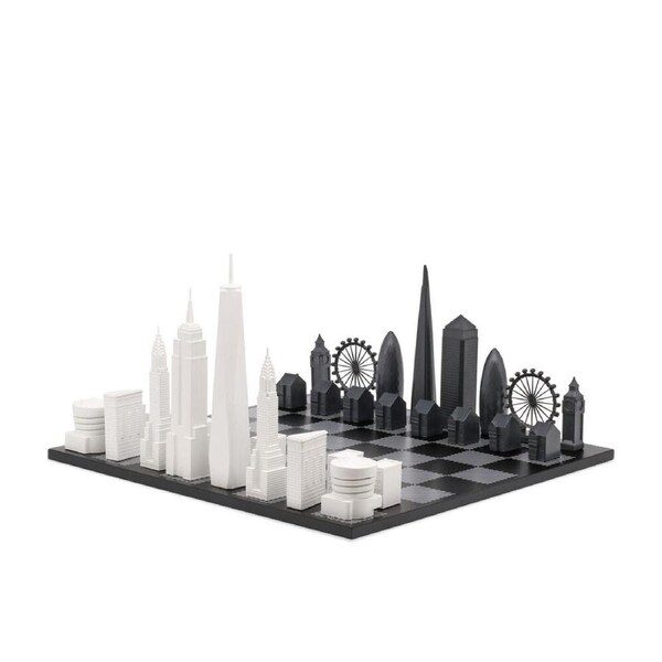 33pc Skyline Chess London vs New York Edition Hatch Wooden Board Chess Set