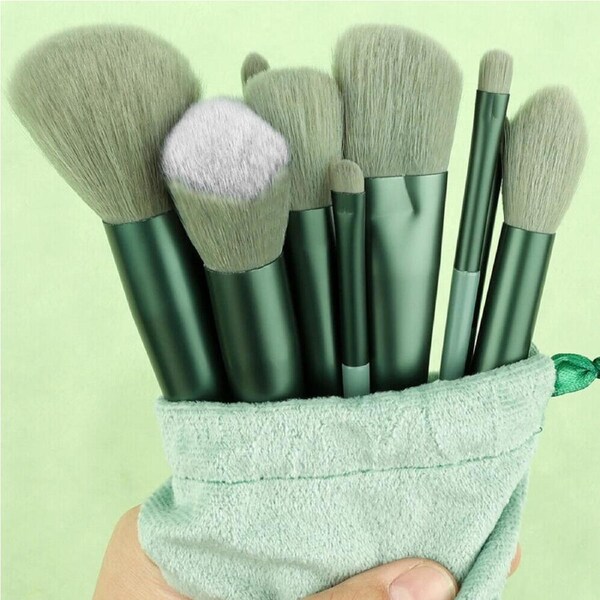 Green Cosmetic Make-up Brushes 13pcs Professional Makeup Brush Set Foundation