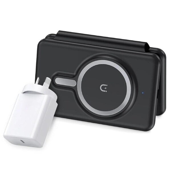 3 in 1 Foldable Fast Magnetic Wireless Charger for iPhone Apple Watch & Airpods Black Power Adapter