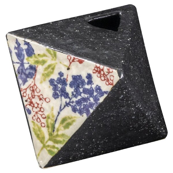 Omotenashi Black Triangle Vase