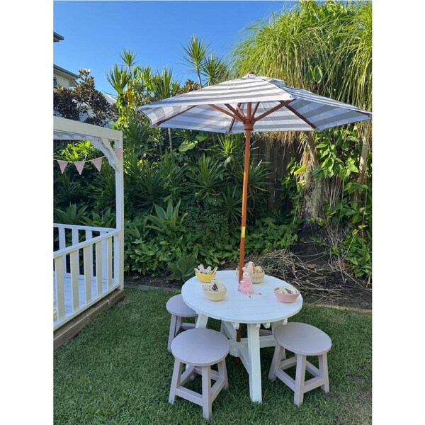 Round Kids Picnic Table - Umbrella & Stools