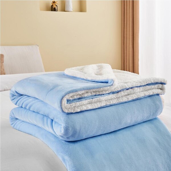 LINENOVA Sherpa Flannelette Fleece Throw Blanket Warm Soft Fuzzy Blankets For Winter Sofa,Bedroom,Camping,Travel Throw Blanket / Light Blue