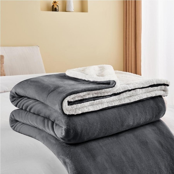 LINENOVA Sherpa Flannelette Fleece Throw Blanket Warm Soft Fuzzy Blankets For Winter Sofa,Bedroom,Camping,Travel Twin / Charcoal