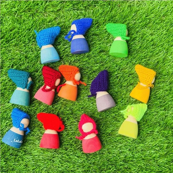 12 Wooden Peg Dolls with 12 Knitted Hats – LaLaLull Australia®