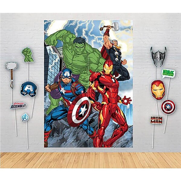 Marvel Avengers Scene Setter With Photo Props