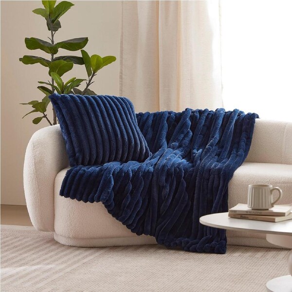 Dreamaker Chunky Embossed Fleece Throw Blanket Midnight Blue - 130 x 170cm