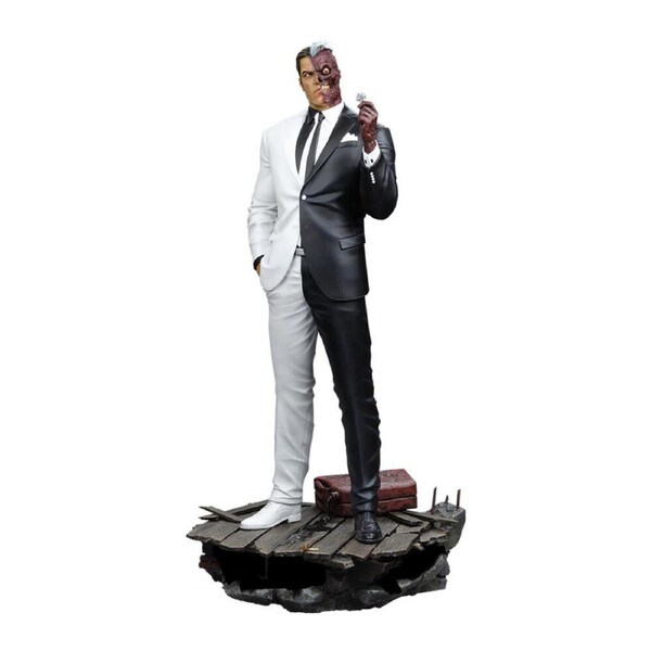 16.63" Batman TwoFace 1:6 Scale Maquette Statue Collectible