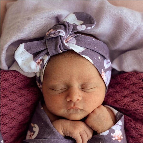 Snuggle Hunny Midnight Swan Organic Topknot