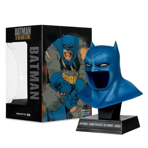 DC Direct Batman The Dark Knight Returns (1986) Cowl 1:3 Scale Replica